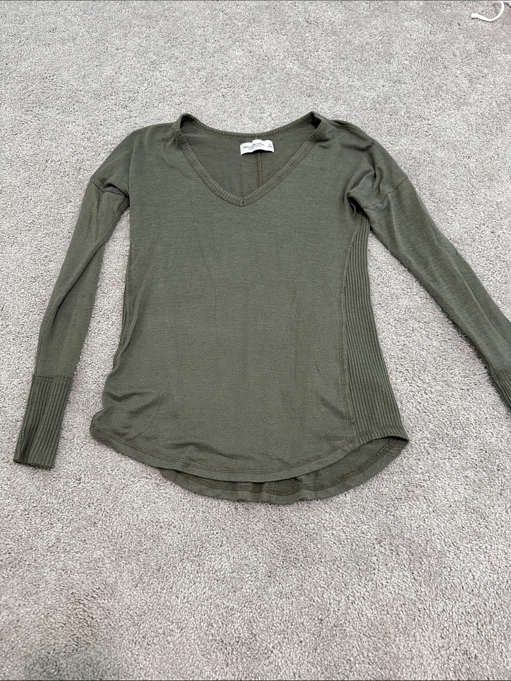 Abercrombie & Fitch Olive V-Neck Long Sleeve Knit Top